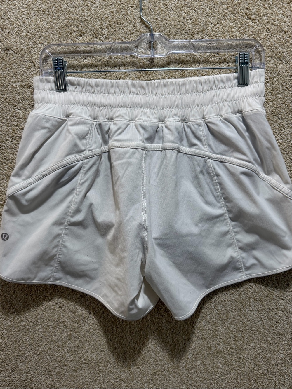 Lululemon shorts white lined pockets athleisure athletic workout run gym size 8